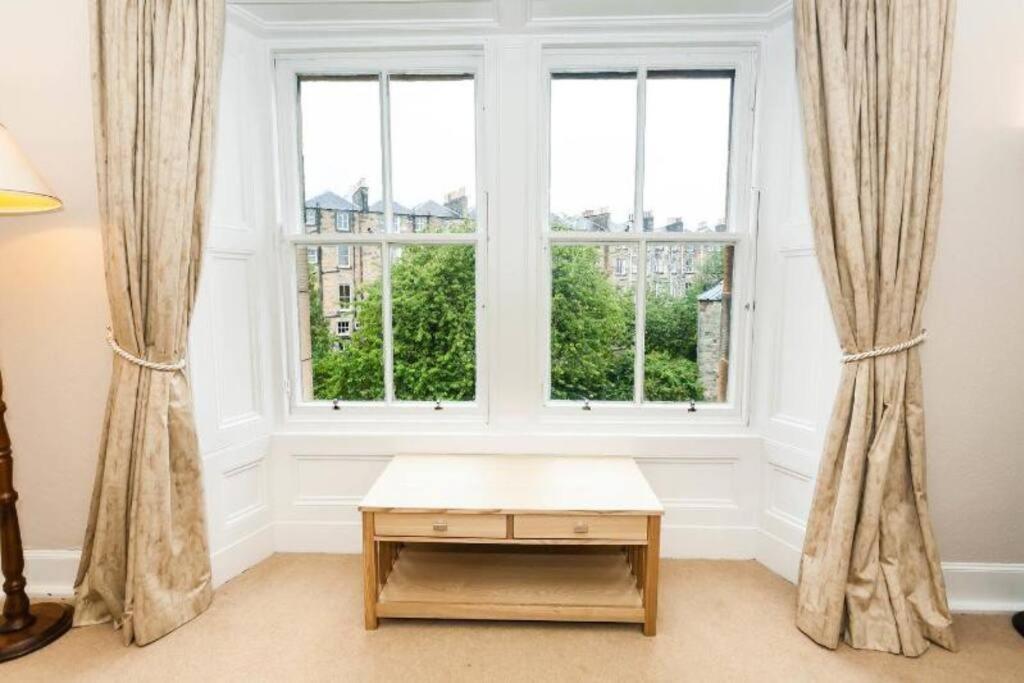 Entire, Central & Fully- Equipped Flat, West End Edimburgo Esterno foto